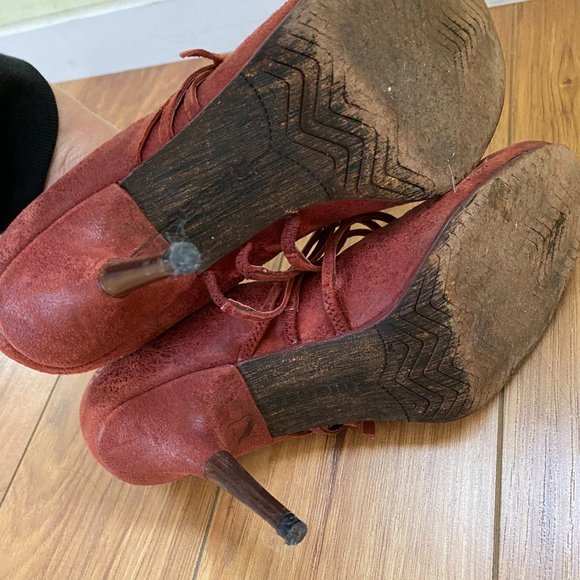 Diesel Distressed Suede Leather Heels Shoes Burgundy Red Round Toes US 7.5 - Picture 7 of 7